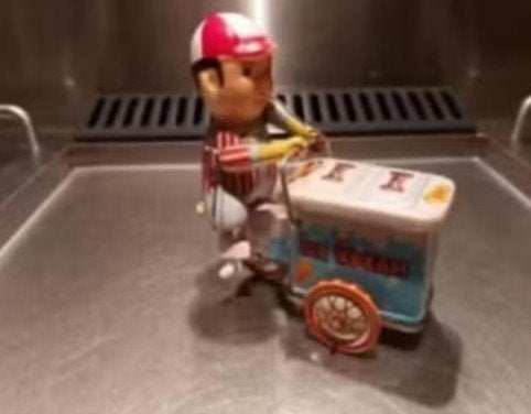 Oude blikken Ice Cream karretje met opwind mechanisme, Antiek en Kunst, Ophalen of Verzenden