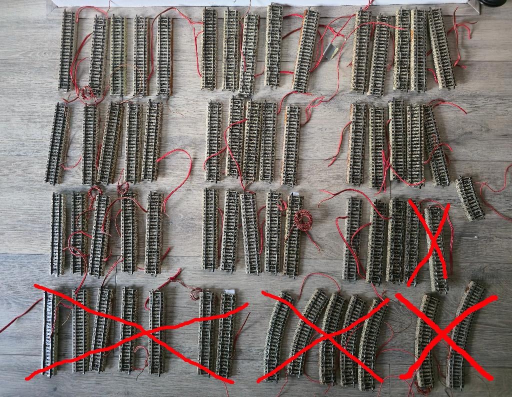 Märklin M-rails aansluitrails (5106) ongeveer 25 stuks, Hobby en Vrije tijd, Modeltreinen | H0, Wisselstroom, Gebruikt, Rails