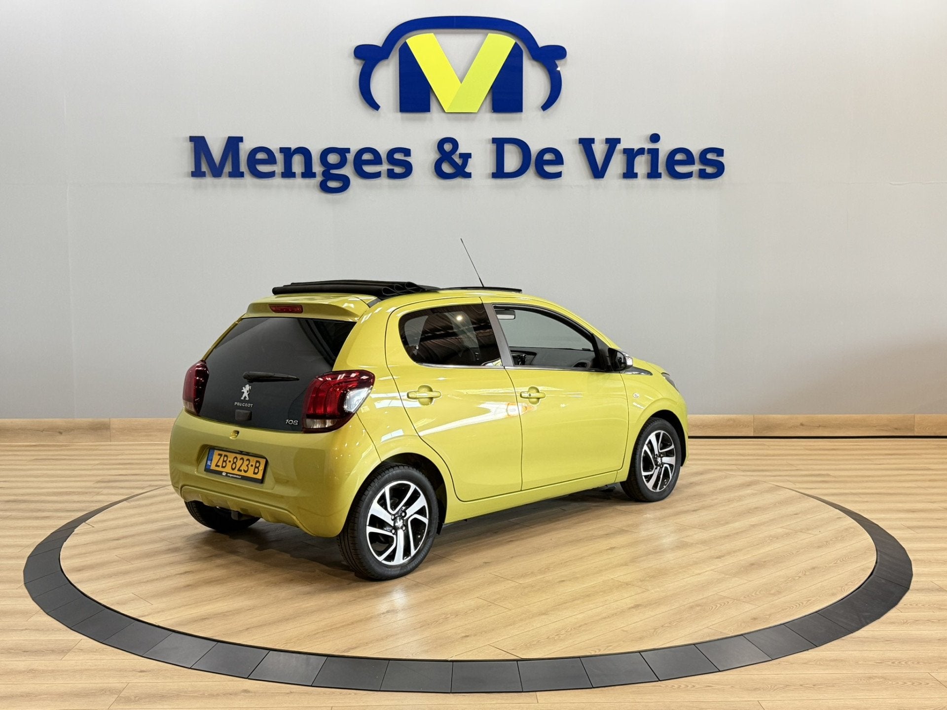 Peugeot 108 1.0 e-VTi Allure TOP! Airco ECC | Camera | Open, Voorwielaandrijving, 12 maanden, Stof, Gebruikt
