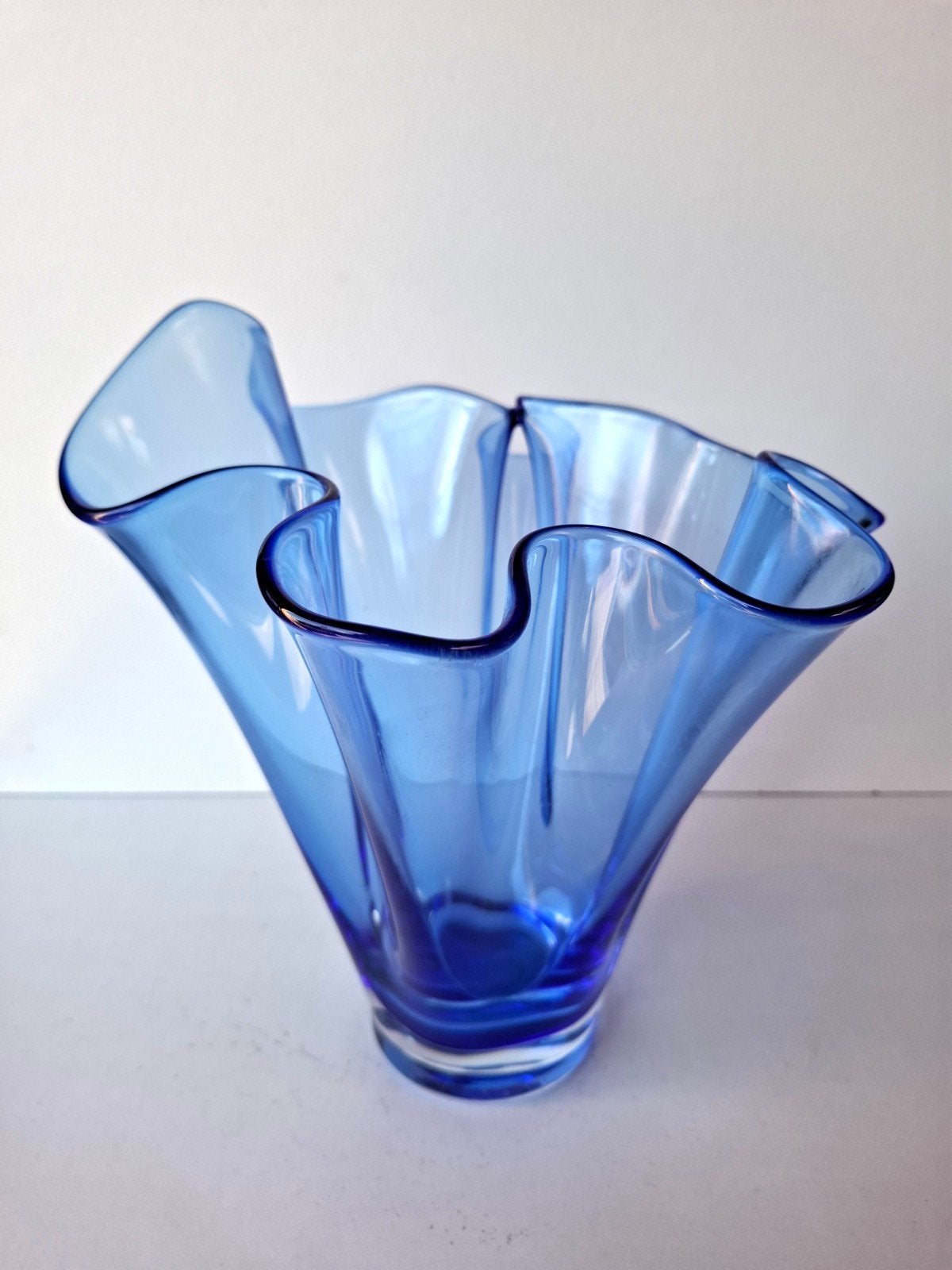 VINTAGE DEENSE "HOLMEGAARD" ZAKDOEKVAAS BLAUW, jaren 80-90, Antiek en Kunst, Antiek | Glas en Kristal, Ophalen of Verzenden