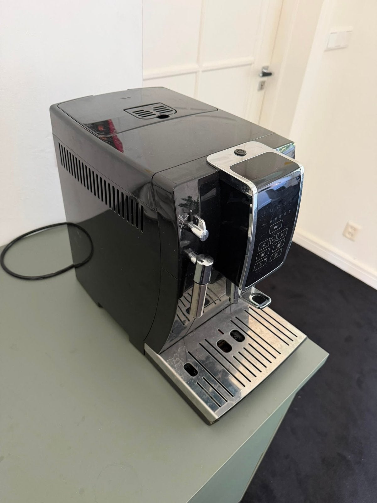 De'Longhi Dinamica ECAM350.55.B Volautomatische Espressomach, Ophalen, Afneembaar waterreservoir, Gebruikt, Koffiemachine