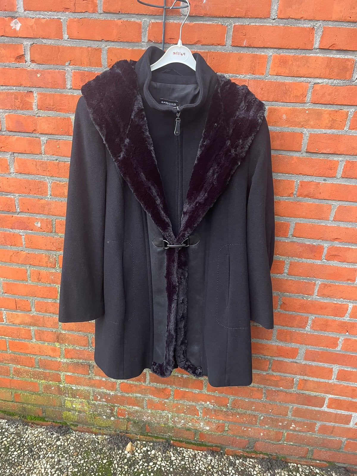 Z.g.a.n zwart met "Bont" Kashmir Jas met Capuchon maat 44, Zwart, Maat 42/44 (L), Ophalen of Verzenden, Zo goed als nieuw