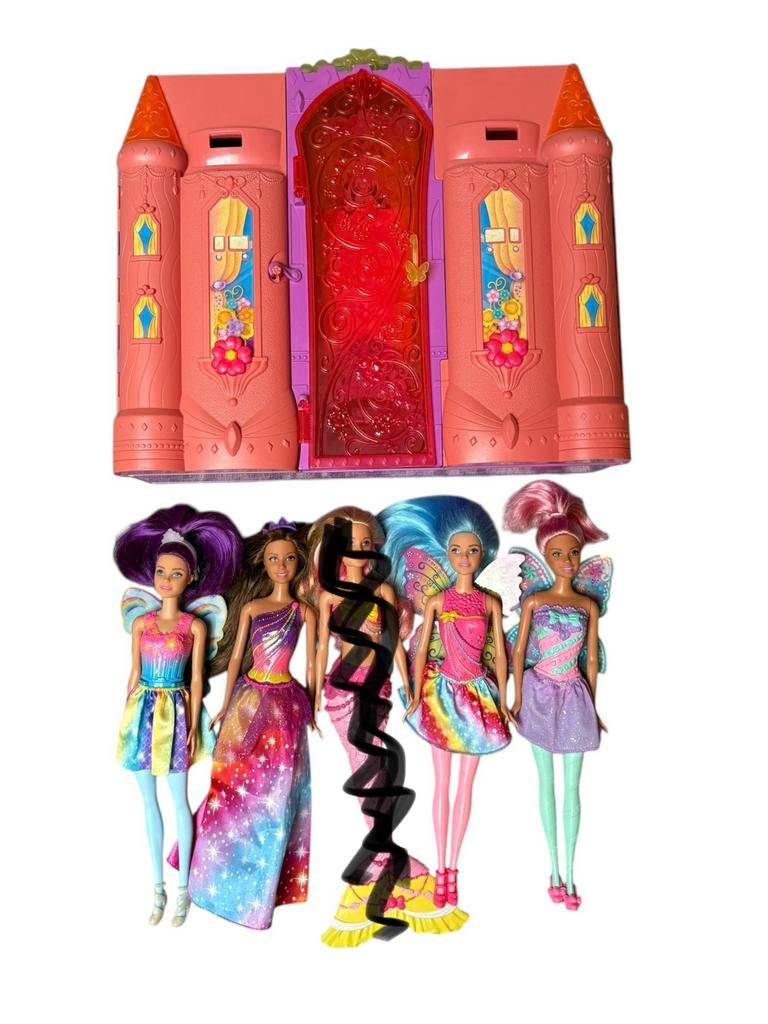 Barbie Feeën Kasteel Set met 4 feeën poppen, Kinderen en Baby's, Speelgoed | Poppen, Gebruikt, Barbie, Ophalen of Verzenden