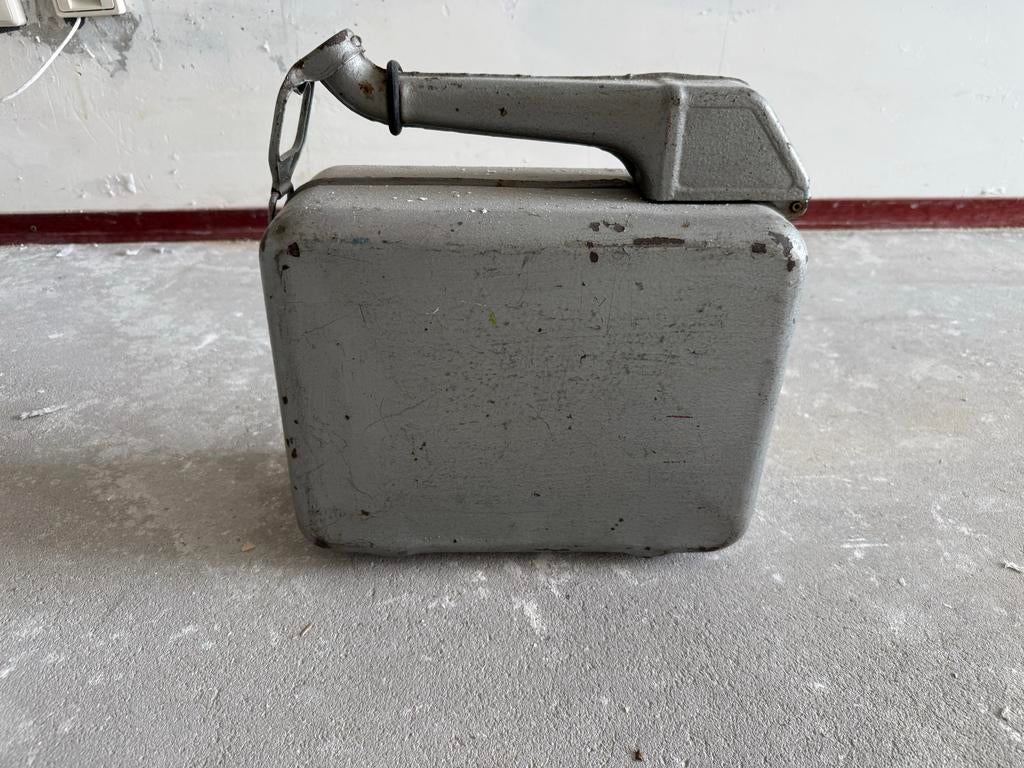 Vintage metal jerrycan met schenktuit - Grijs, Ophalen