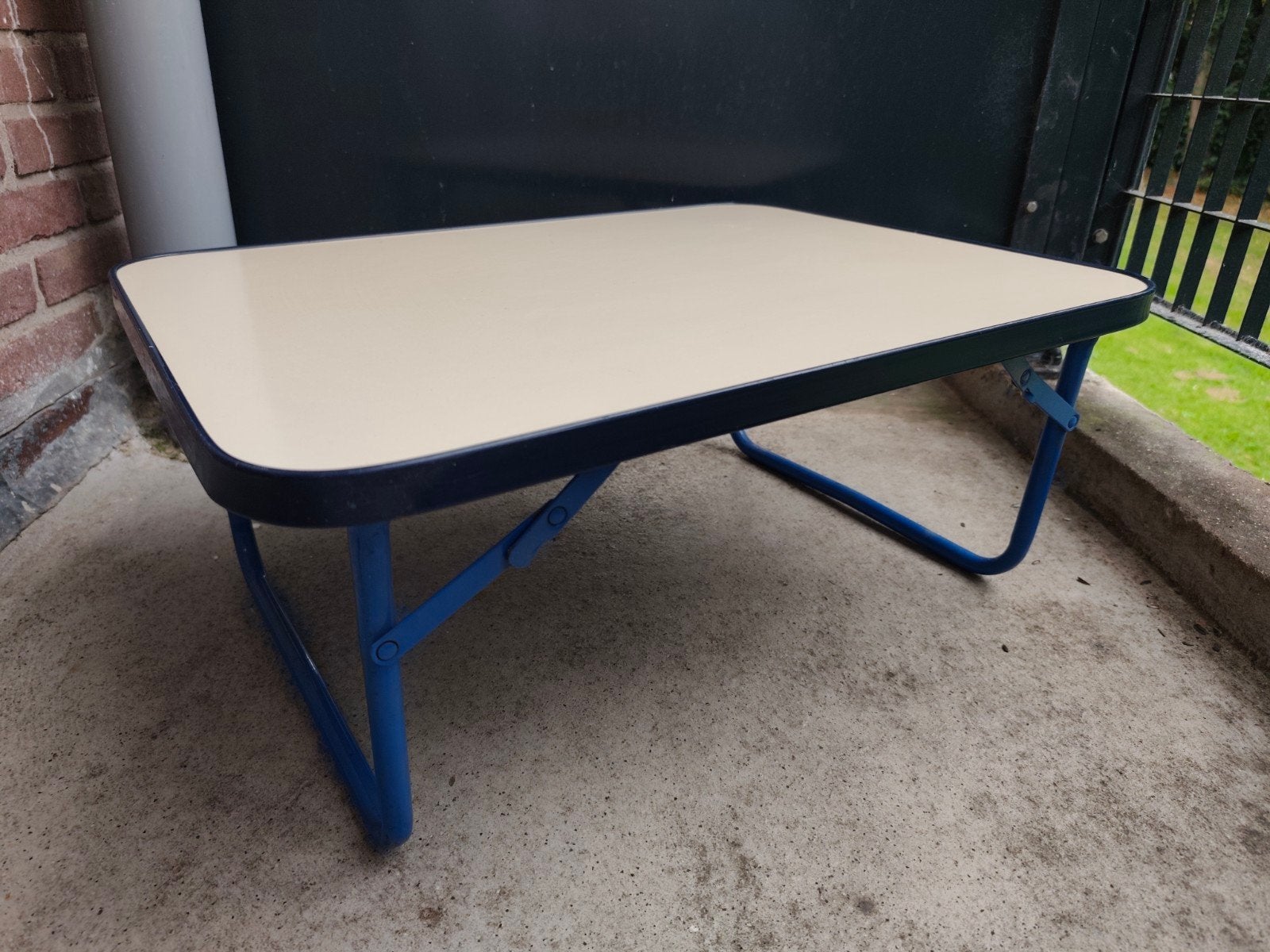 Lafuma vintage opklapbare campingtafel, 45x60 cm, 24 cm hoog, Caravans en Kamperen, Kampeermeubelen, Ophalen of Verzenden, Gebruikt