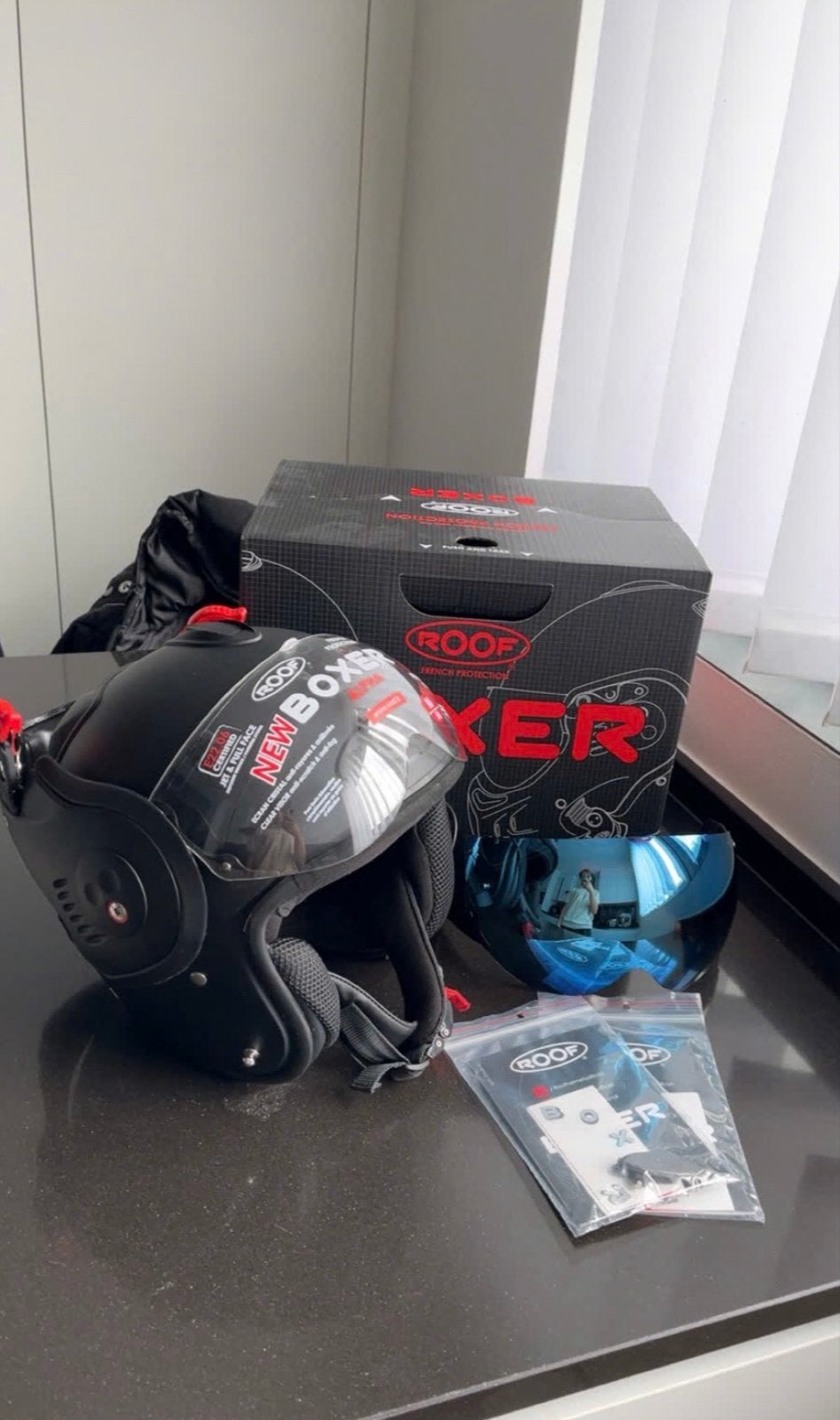 Roof Boxer V8 helm mat zwart met extra vizier, Overige merken, M, Systeemhelm, Tweedehands