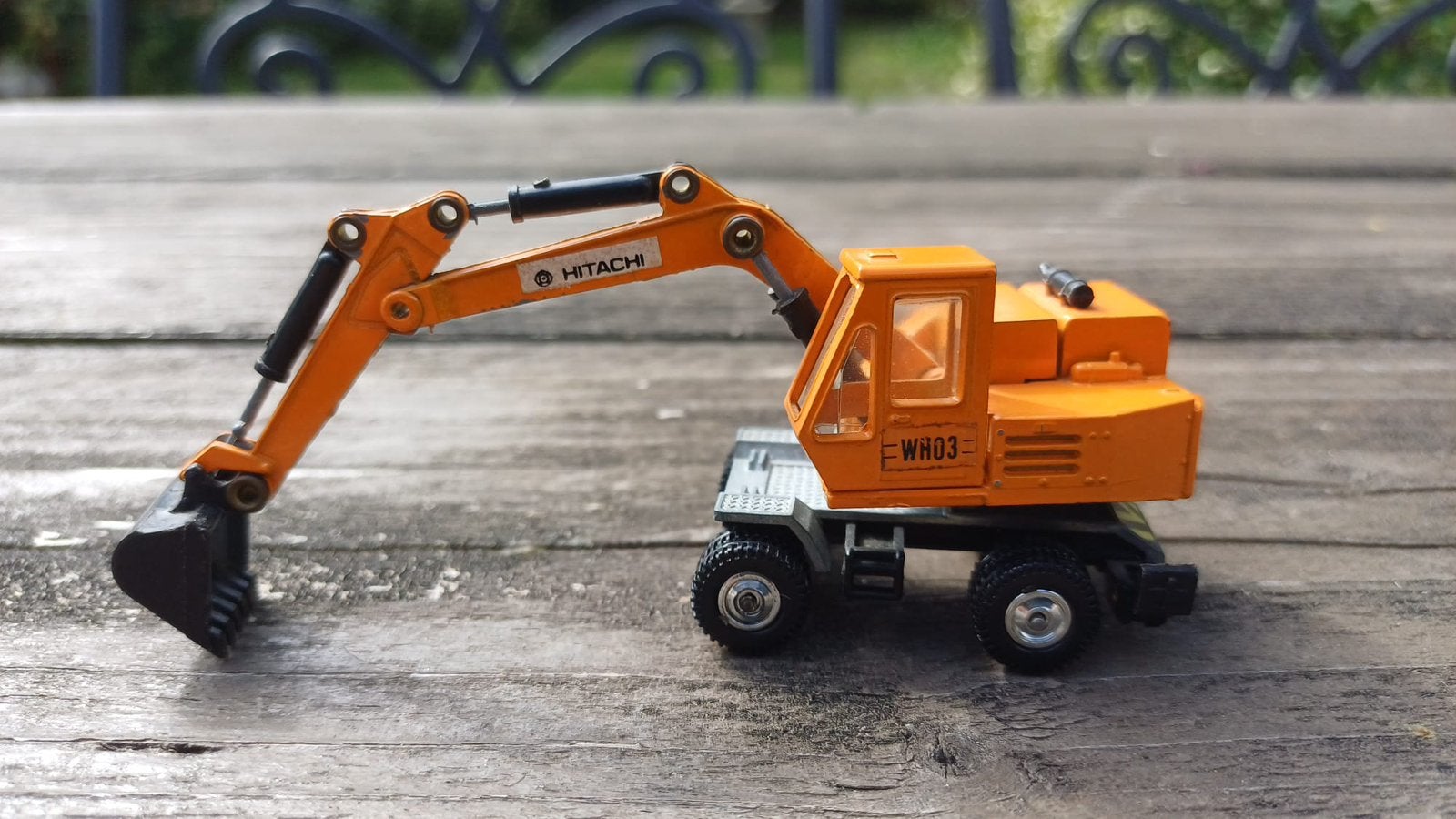 Hitachi mobiele dieplepel WH03 SHINSEI, Ophalen of Verzenden, Gebruikt