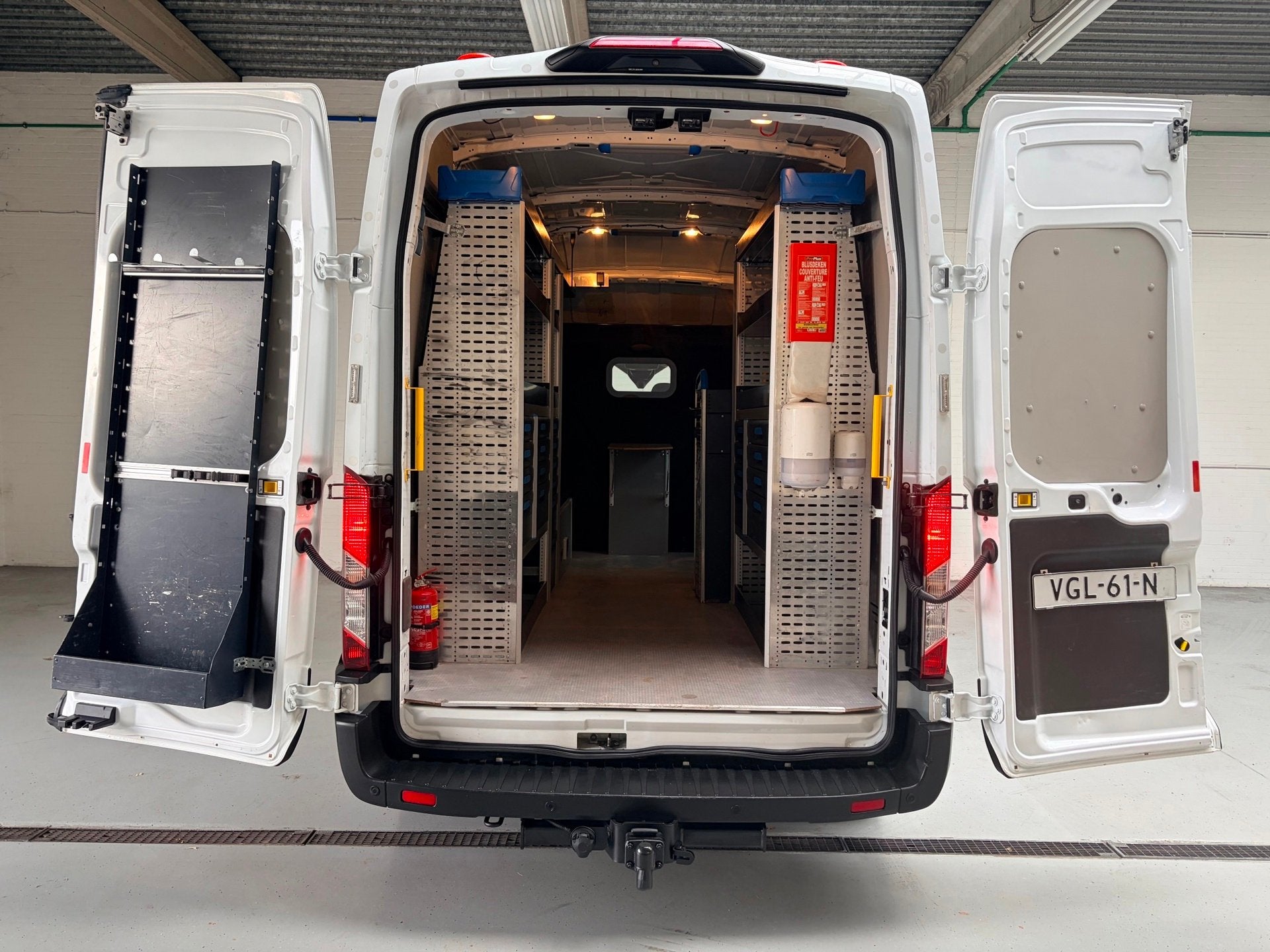 Ford Transit 350 2.0 TDCI 130PK euro6 L3H3 Trend MHEV RWD So, Dealer onderhouden, 4 cilinders, Met garantie (alle), 2800 kg