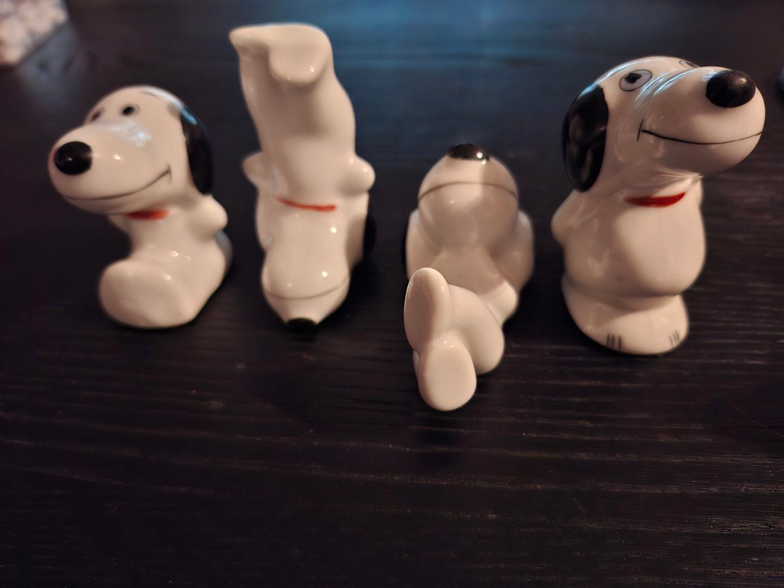 Snoopy beeldjes set van 4 - porselein, Ophalen of Verzenden, Zo goed als nieuw