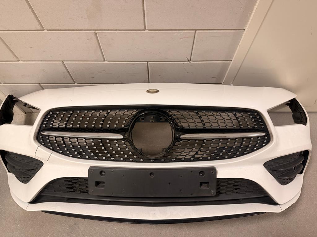 Voorbumper Mercedes CLA 180 2019 - Wit, Ophalen, Gebruikt, Voor, Mercedes-Benz