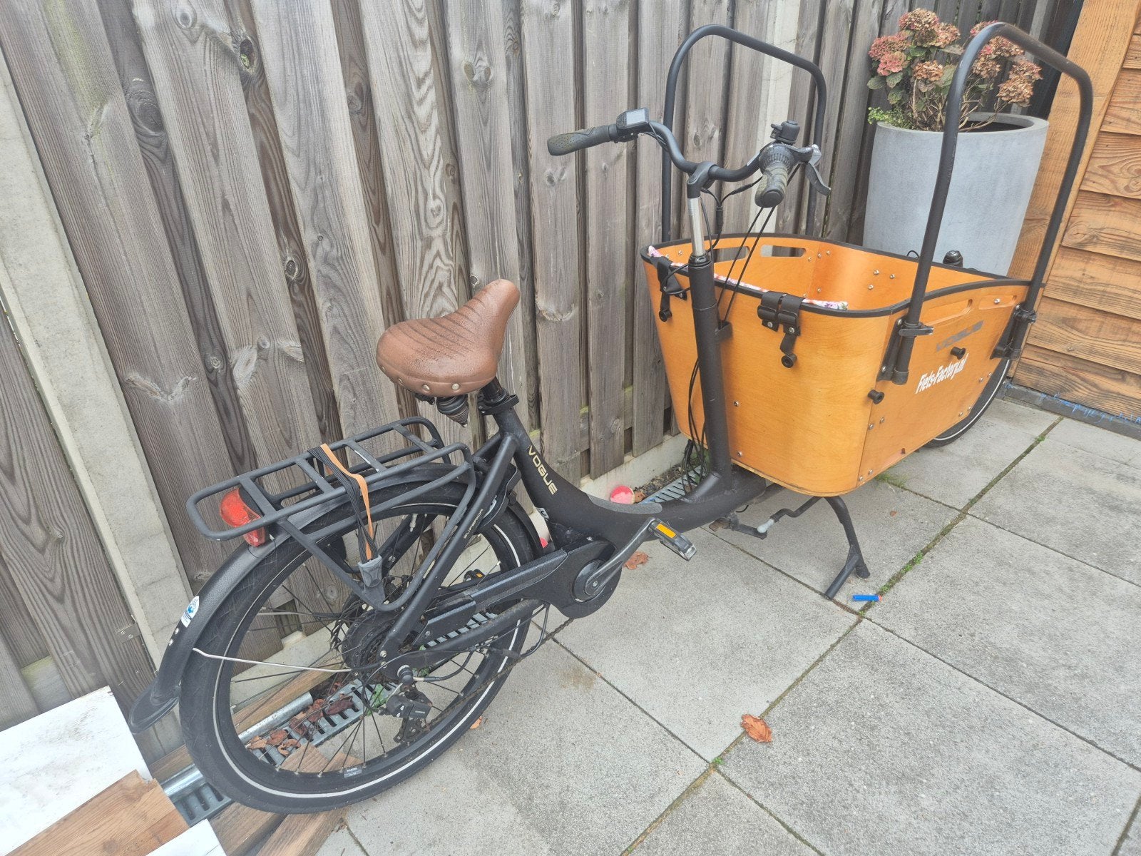 Vogue elektrische bakfiets met werkende accu, Gebruikt, Elektrisch, 2 kinderen, Ophalen