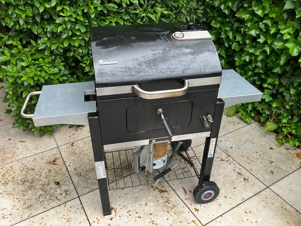Landmann BBQ met acc., nieuwe hoes en zak briketten, Ophalen, Gebruikt, Landmann, Met accessoires