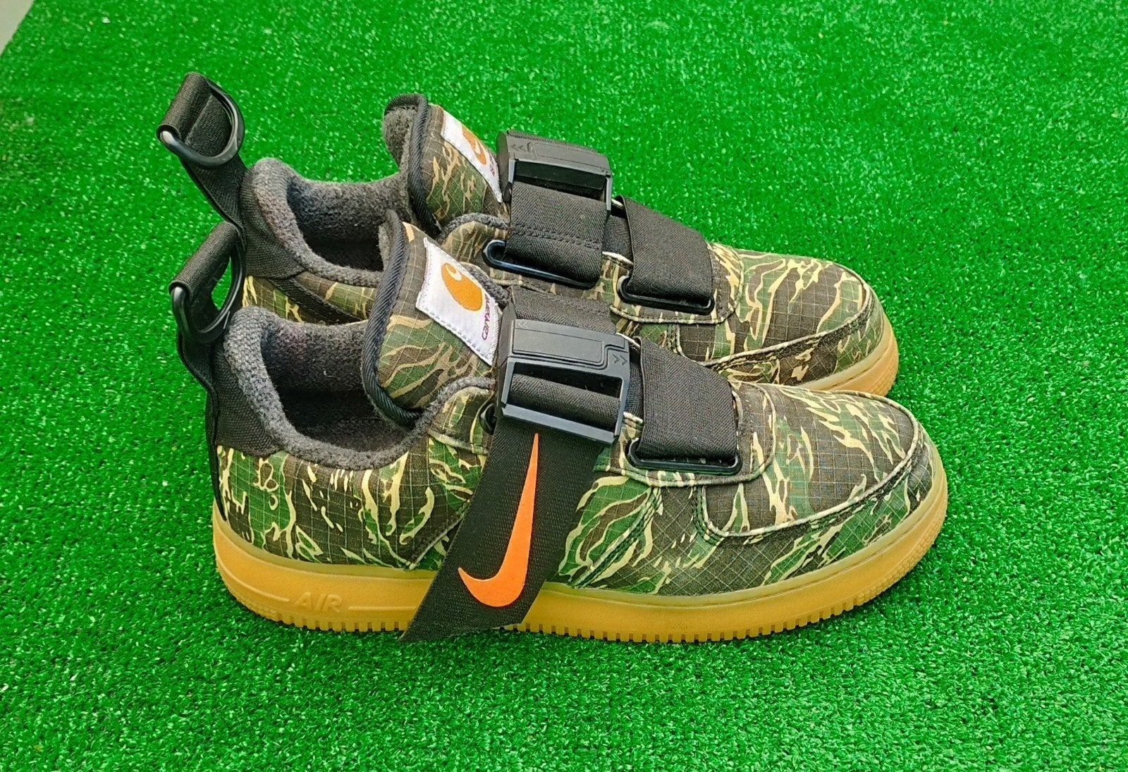 Nike Air Force 1 Utility Carhartt WIP Tiger Camo Maat 44.5, Overige kleuren, Nike Inc., Nike, Ophalen of Verzenden