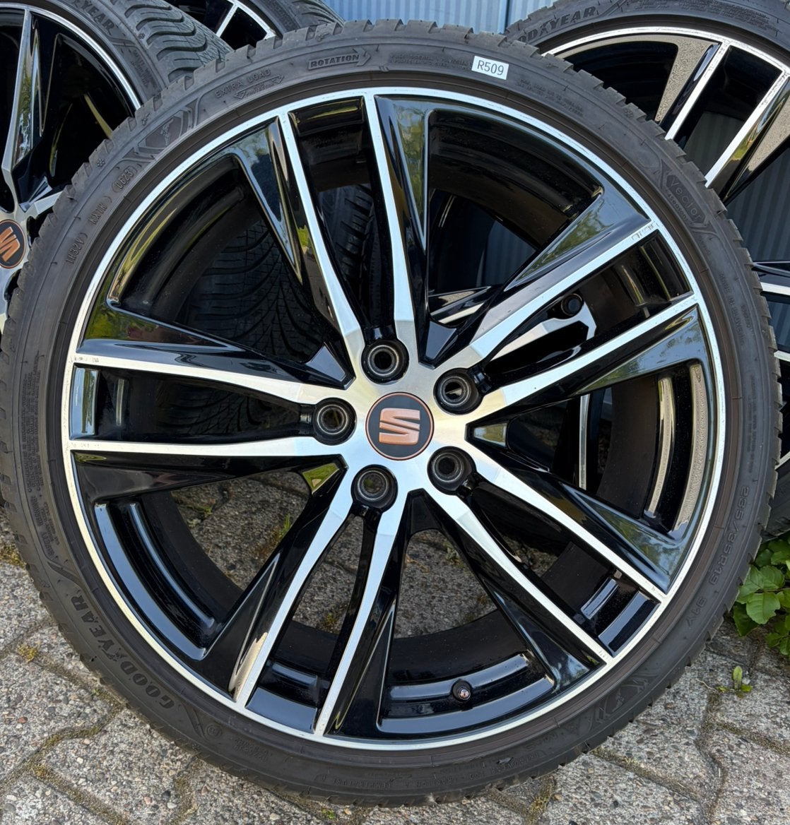 19” Originele Seat Cupra Leon Velgen + Allseasonbanden, Auto-onderdelen, Banden en Velgen, 19 inch, Banden en Velgen, Ophalen of Verzenden