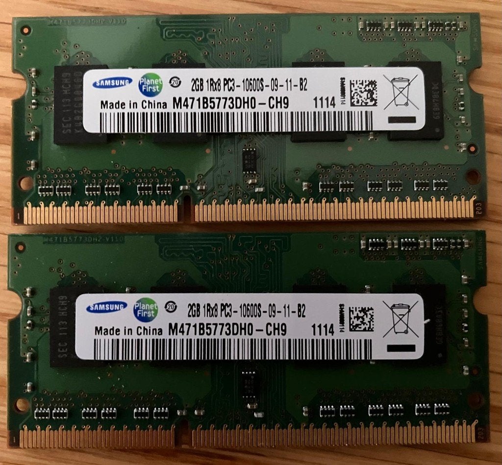 2 stuks Samsung SO-DIMM 2GB PC3-10600S (DDR3-1333Mhz), Gebruikt, DDR3, Ophalen of Verzenden, 2 GB