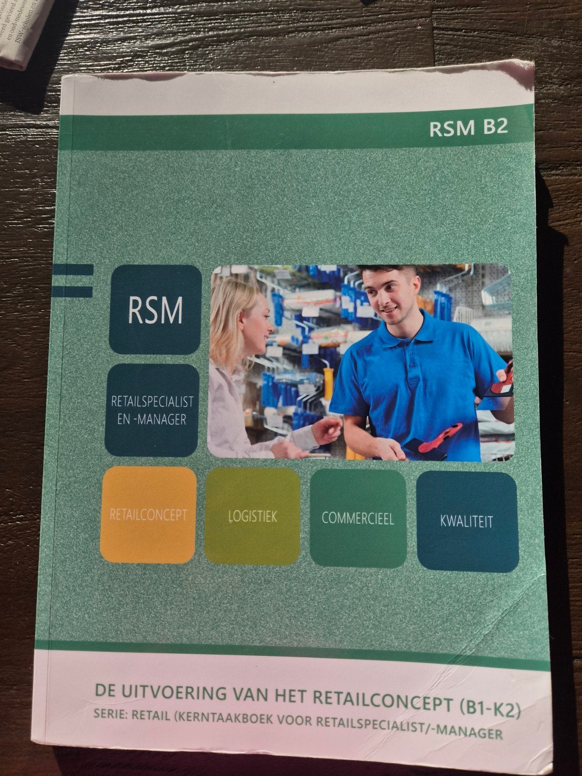 RSM B2 De Uitvoering van het Retailconcept (B1-K2), Boeken, Ophalen of Verzenden, Gelezen, MBO, Onbekend