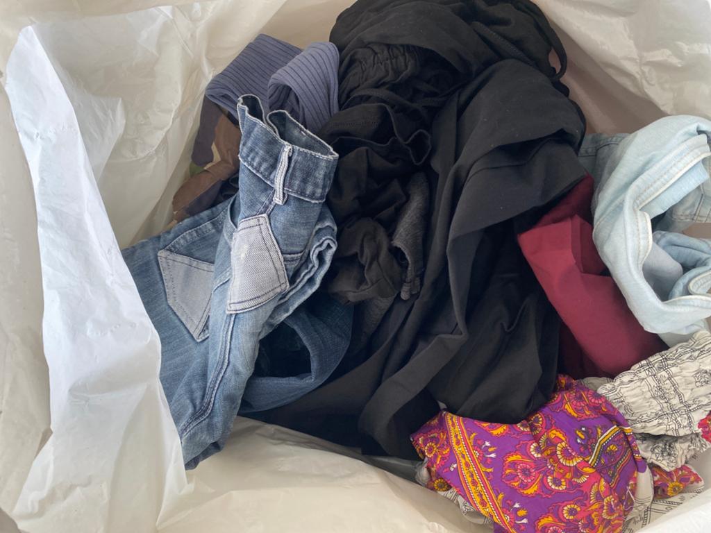 Zak met kleding, inclusief merkkleding - Wegens verhuizing, Ophalen, Gedragen, Maat 38/40 (M)
