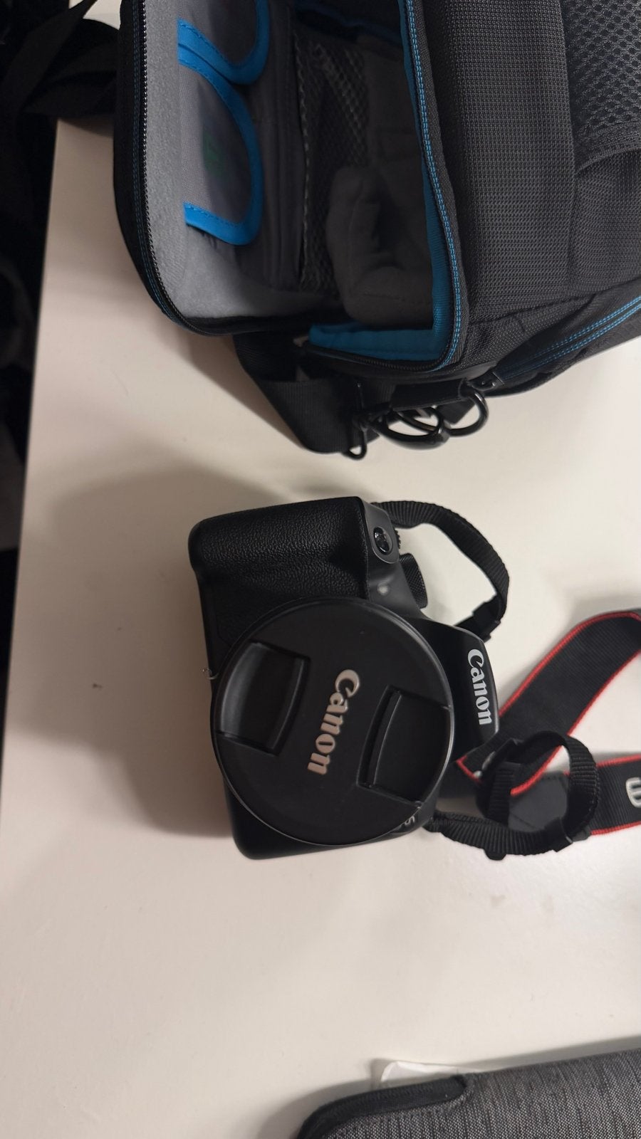 Canon EOS 1300D spiegelreflexcamera, Gebruikt, Spiegelreflex, Canon, Ophalen of Verzenden