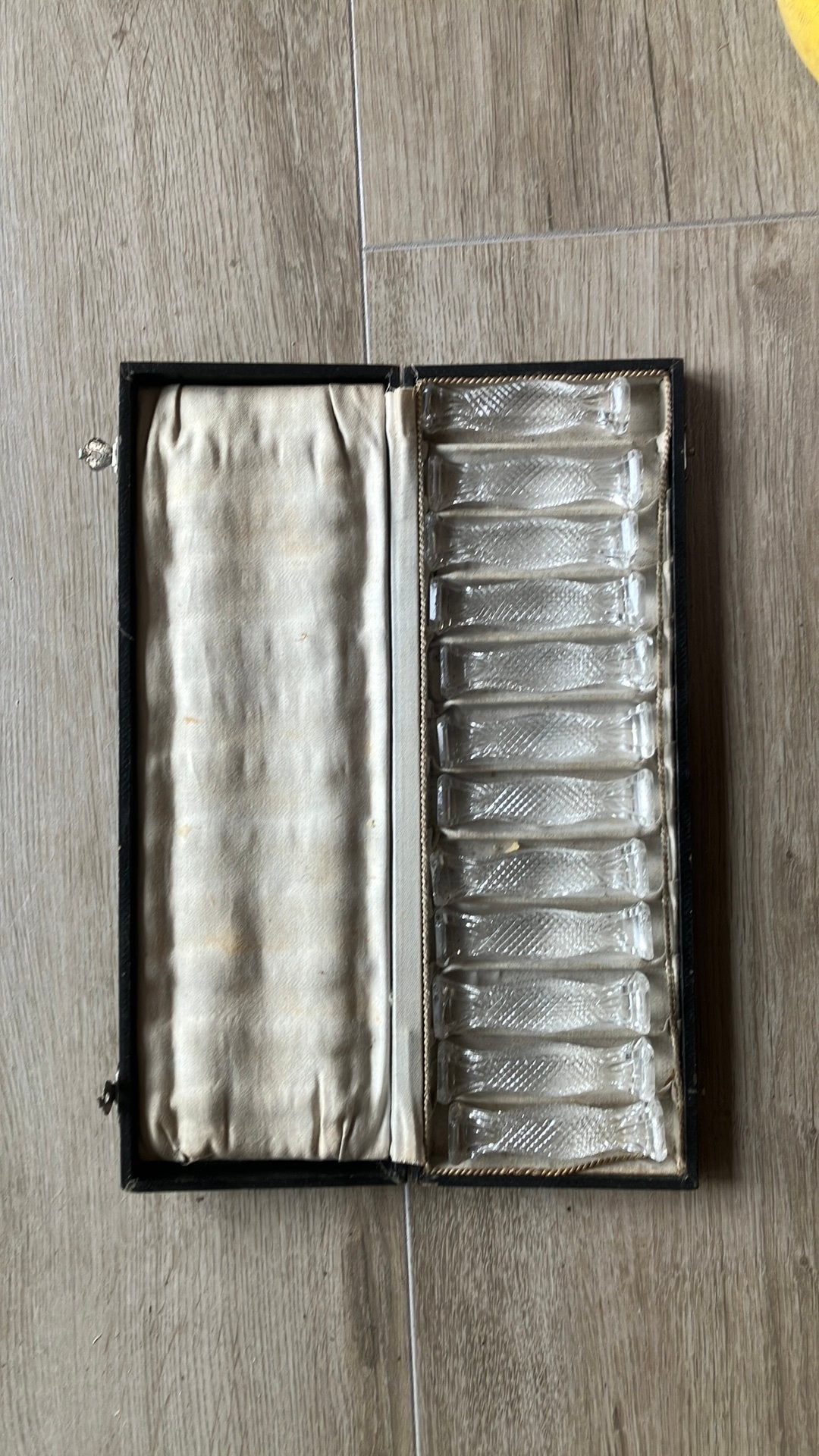 Set van 12 messenleggers in leuk doosje, Ophalen