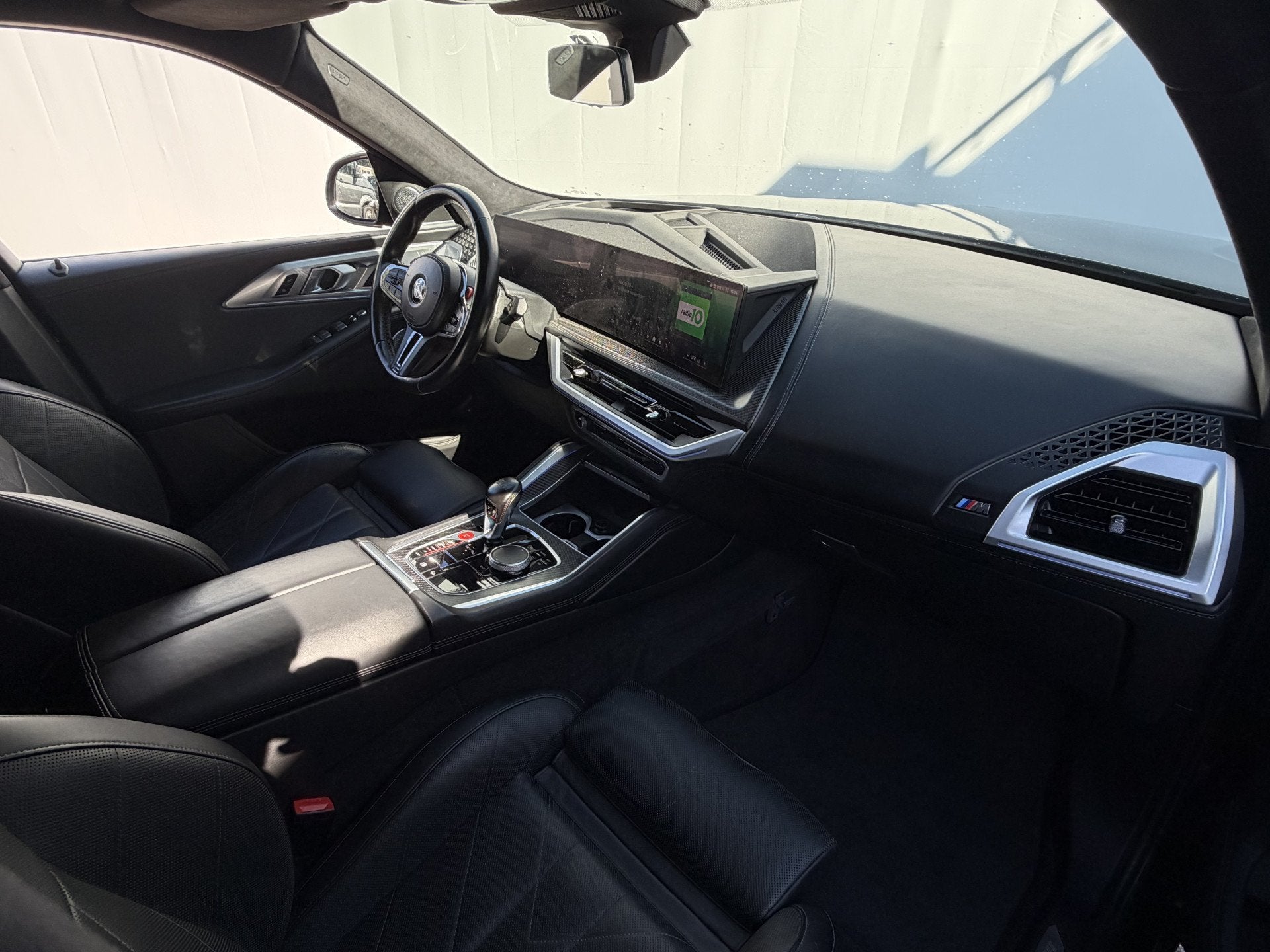 BMW XM PHEV 30 kWh Driving Assistant Professional B&W HUD Ma, Auto's, Gebruikt, 4395 cc, Zwart, Bedrijf
