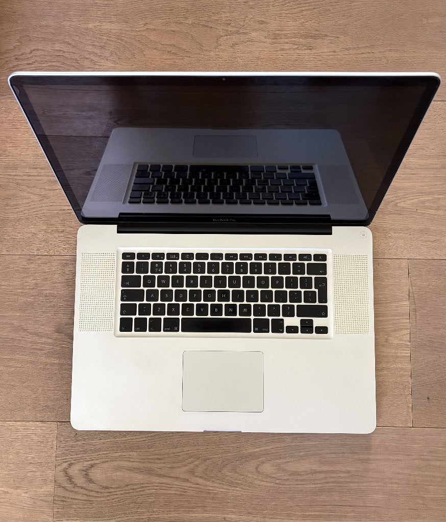 MacBook Pro 17 inch 2010 - GRATIS af te halen / reparatie, Computers en Software, Apple Macbooks, Gebruikt, 2 tot 3 Ghz, Qwerty
