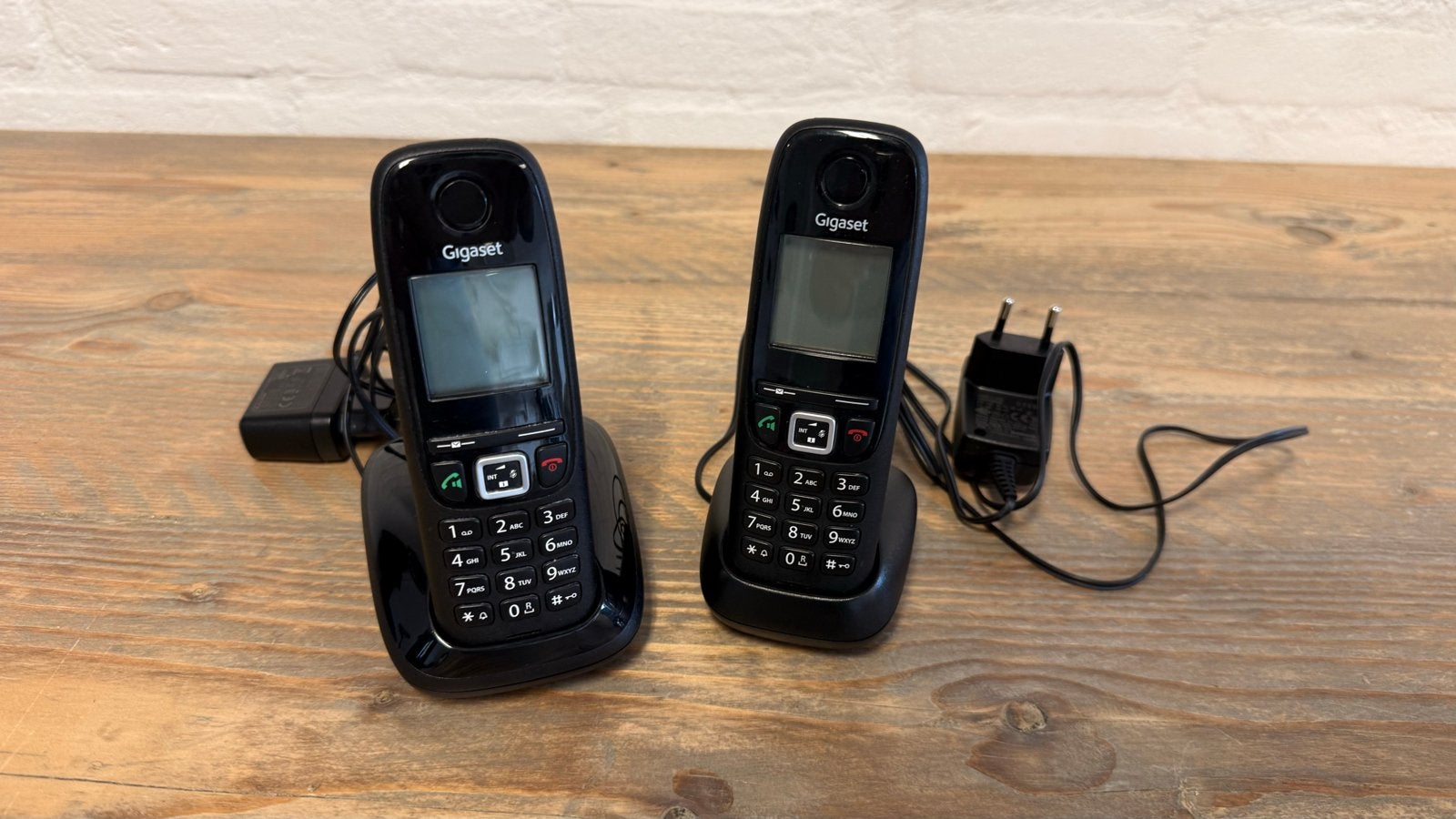Gigaset draadloze telefoons (2 stuks) met opladers, Telecommunicatie, Ophalen, Gebruikt, 2 handsets