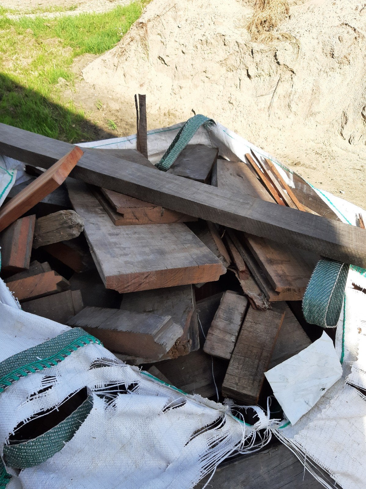 big bag vol met stukken hardhout., Minder dan 3 m³, Ophalen, Overige houtsoorten