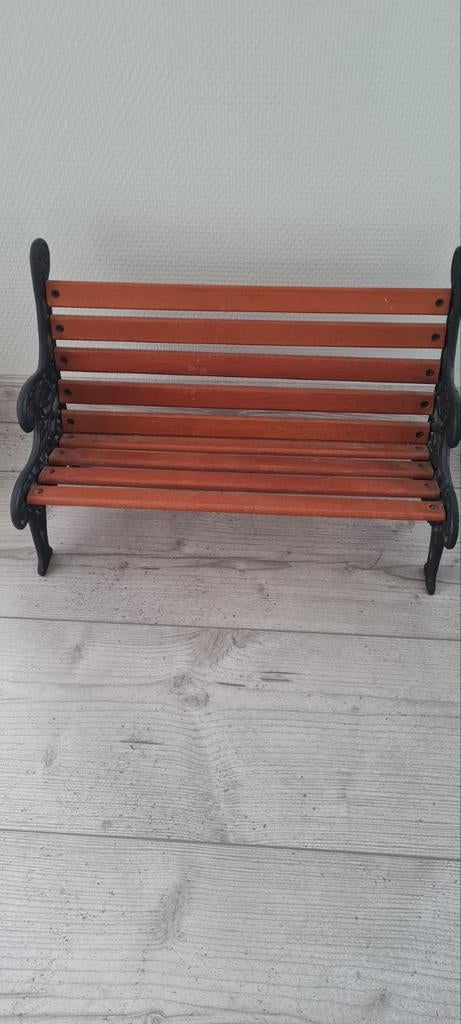 Klein mini sierbankje voor sierpoppen/ plantje, Ophalen of Verzenden