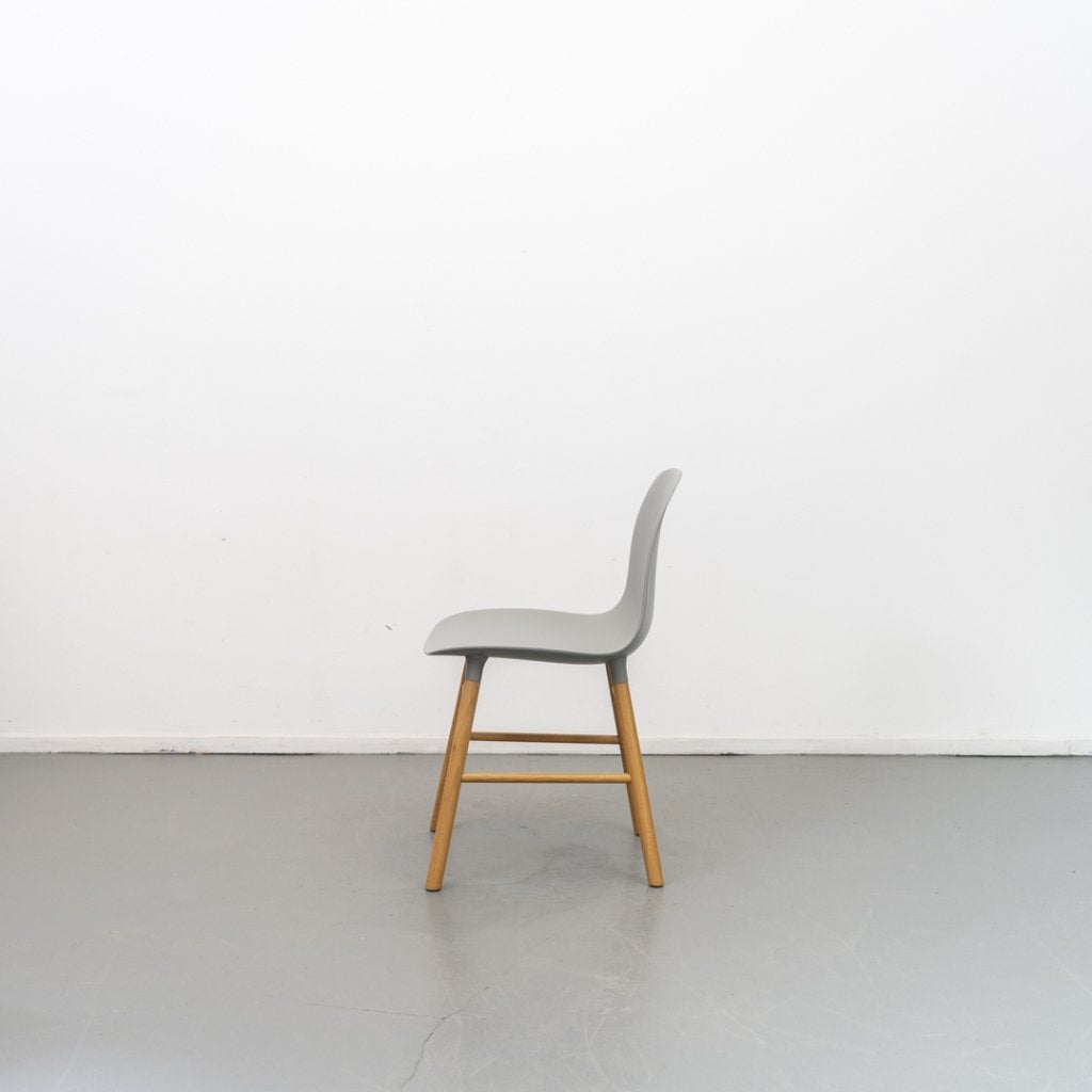 6 Normann Copenhagen Form stoel Taupe, Huis en Inrichting, Stoelen, Overige kleuren, Niet ingevuld, Zo goed als nieuw, Niet ingevuld