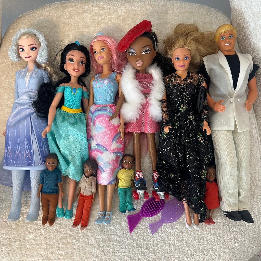Grote poppenset Barbie, Ken, Disney & Bratz + kleding + acc., Ophalen, Gebruikt, Barbie