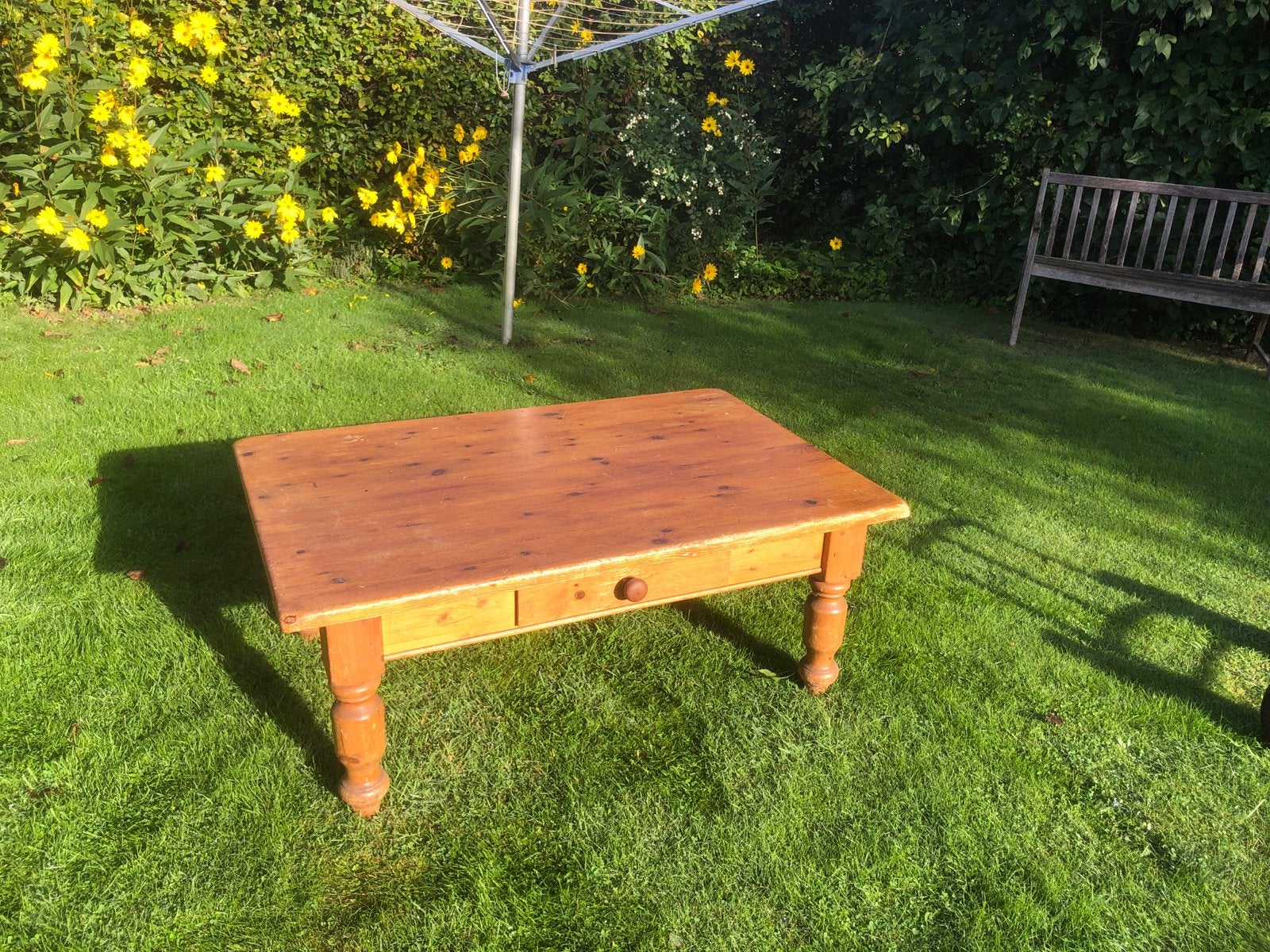 Massief houten salontafel met lade, Antiek en Kunst, Ophalen