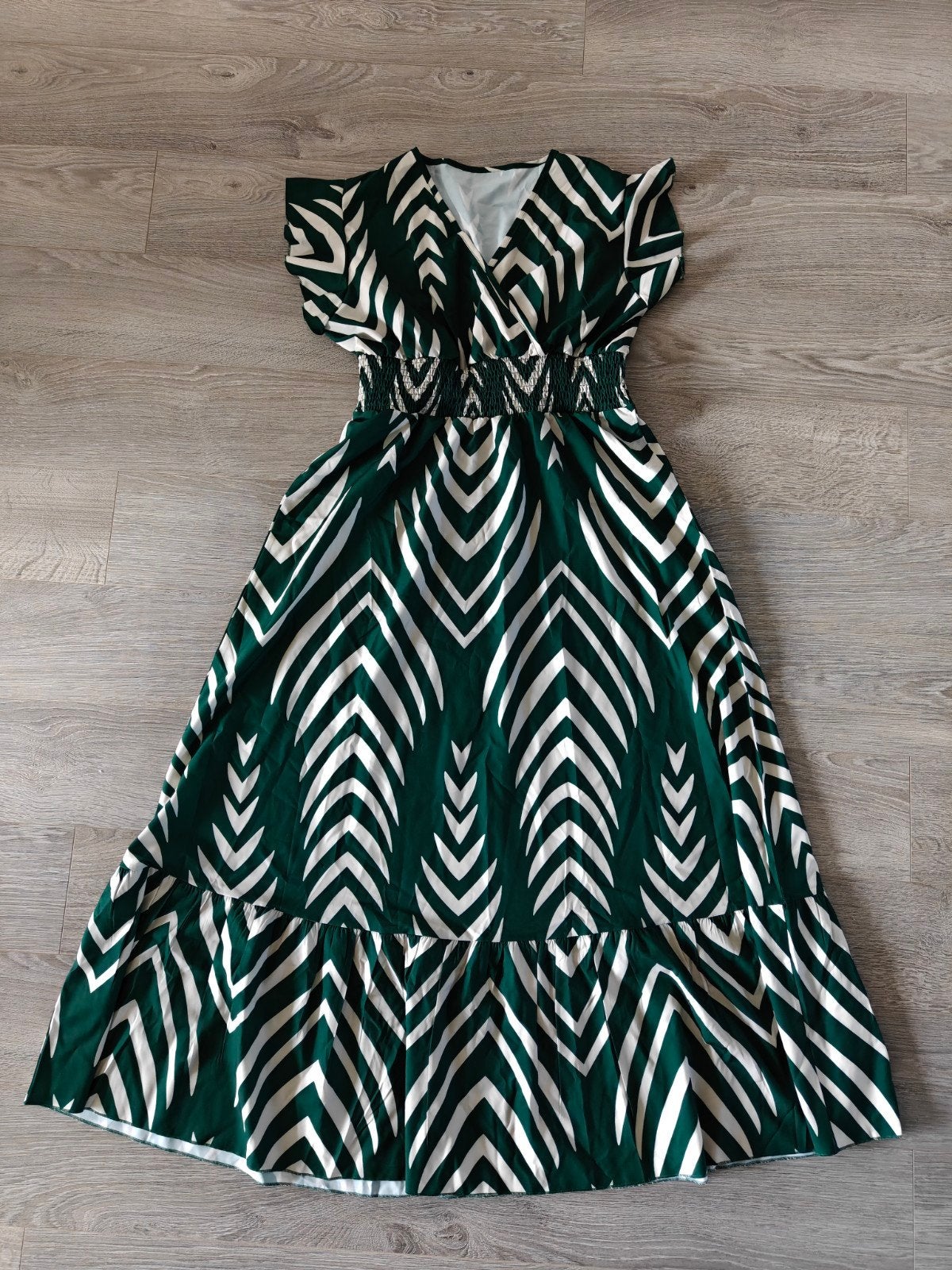 Elegante Donkergroene Maxi Jurk met V-hals en Ruches nieuw, Maat 46/48 (XL) of groter, Nieuw, Ophalen of Verzenden, Onbekend