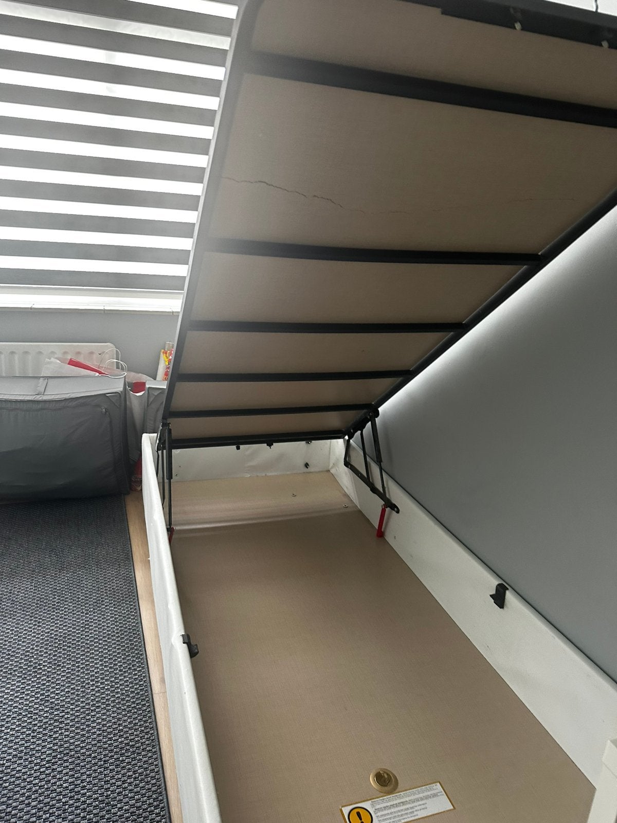 Eenpersoonsbed met opbergruimte - Gratis af te halen, Huis en Inrichting, Ophalen, Gebruikt, 90 cm, Eenpersoons