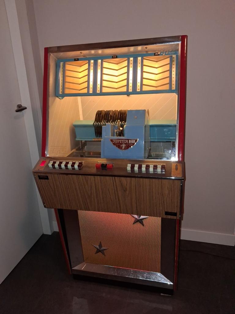 Jupiter Jukebox, Verzamelen, Ophalen, Gebruikt, 1950 tot 1960, Overige merken