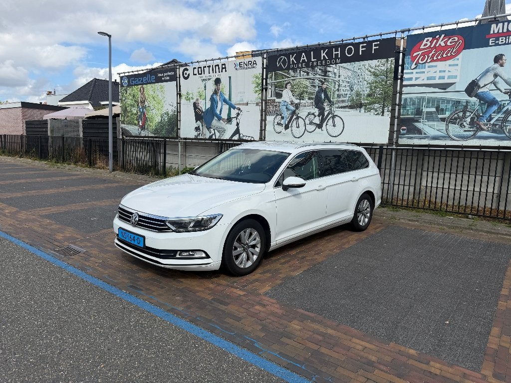 TAXI Klaar Volkswagen Passat 1.6 TDI 88KW BMT Variant DSG, Auto's, Stof, Euro 6, 4 cilinders, Wit