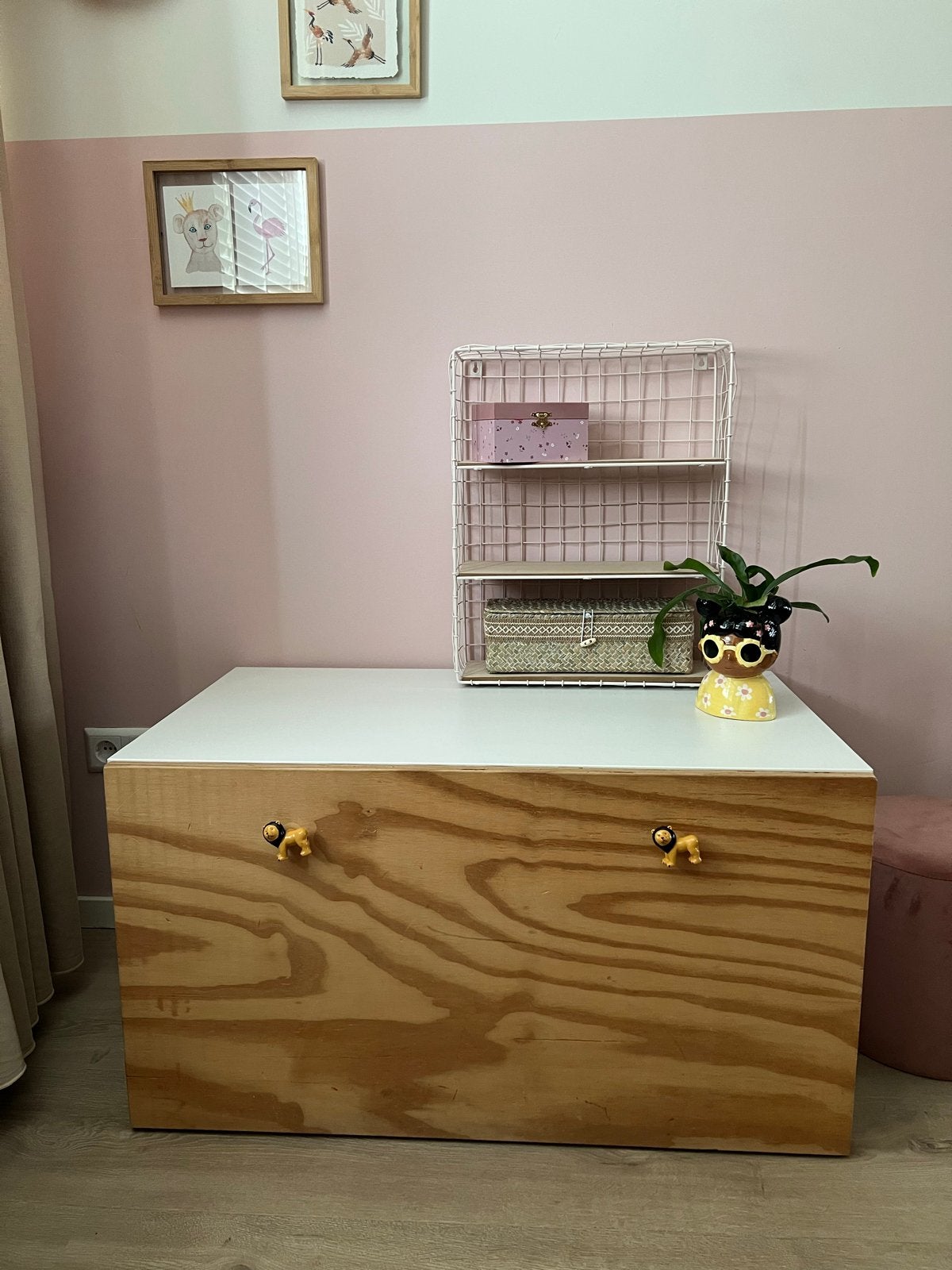 Ikea Smastad tafeltje met speelgoedla/bak, Gebruikt, Kast, 75 tot 100 cm, Minder dan 50 cm