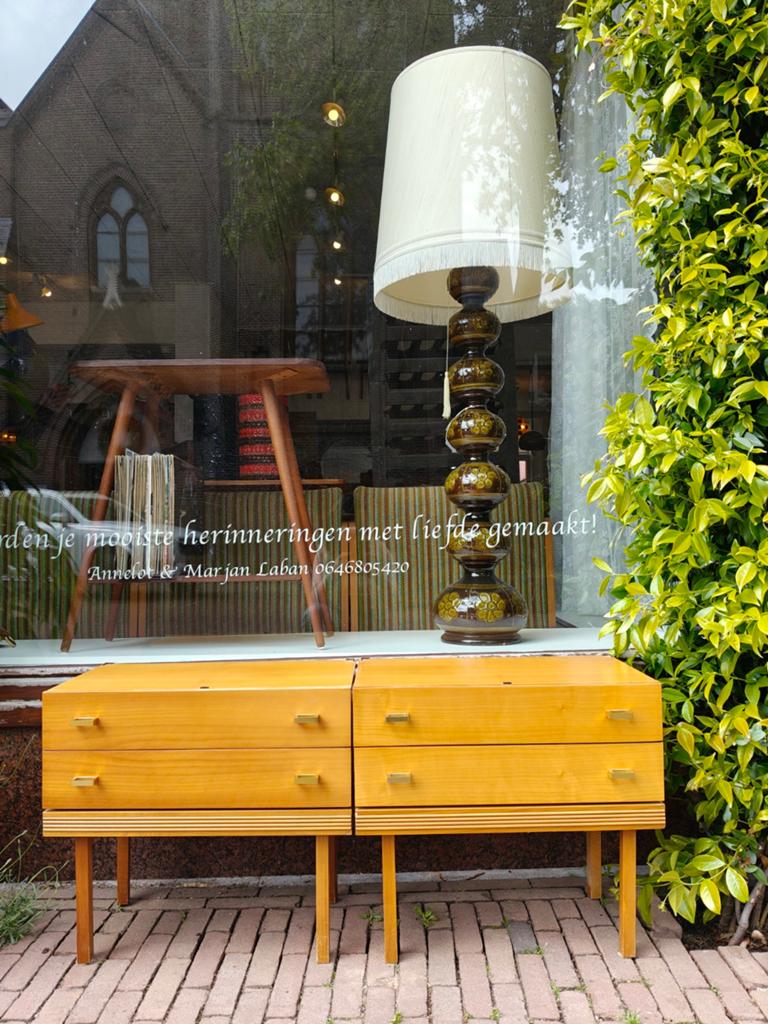 Vintage nachtkastjes, Minder dan 45 cm, Zo goed als nieuw, Hoofdstraat 70 Terborg, Devintagerie