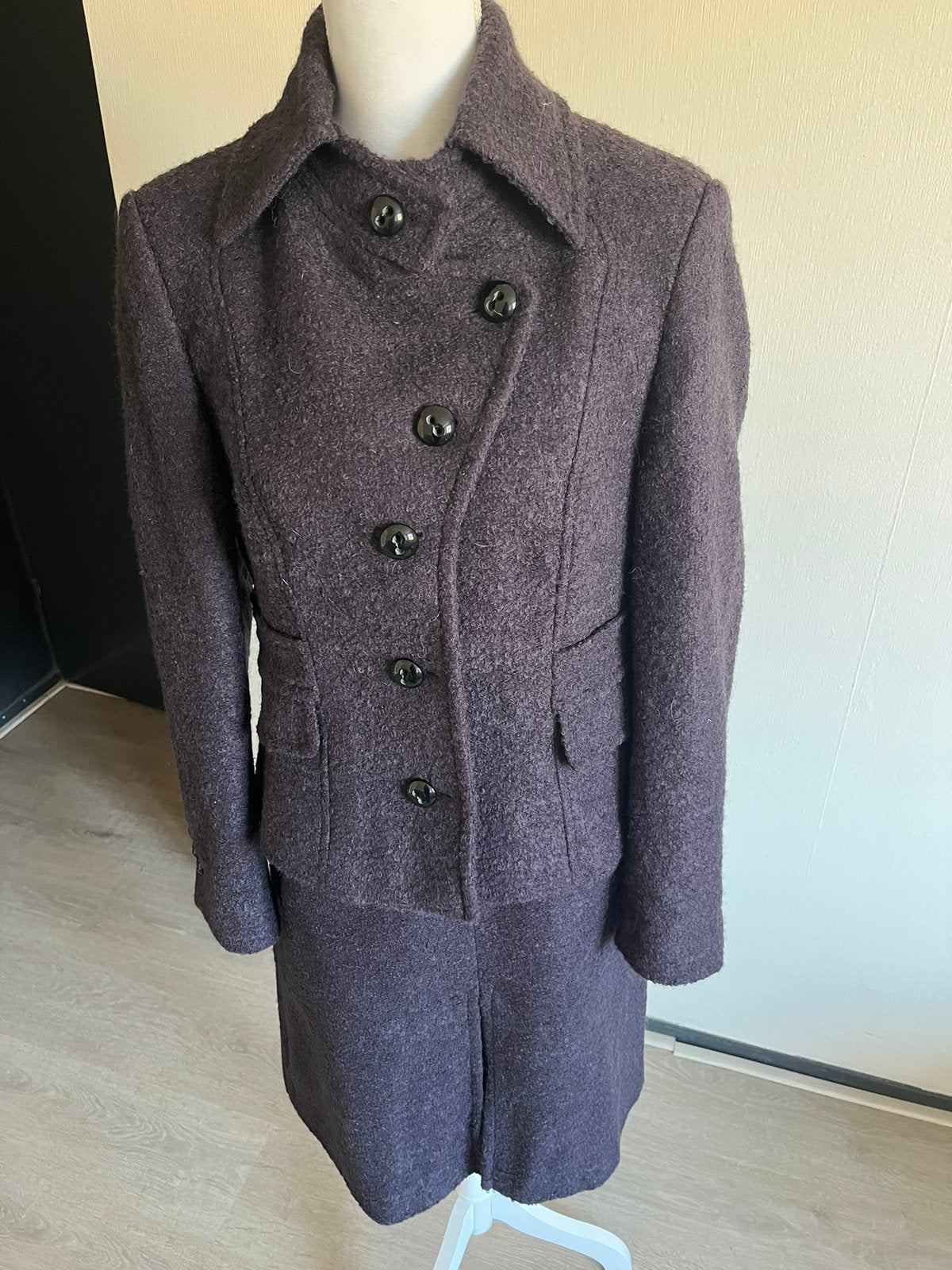 St.Emile, diep paars mantelpak, wol / alpaca, maat 38, Kleding | Dames, Maat 38/40 (M), Paars, Ophalen of Verzenden, Zo goed als nieuw