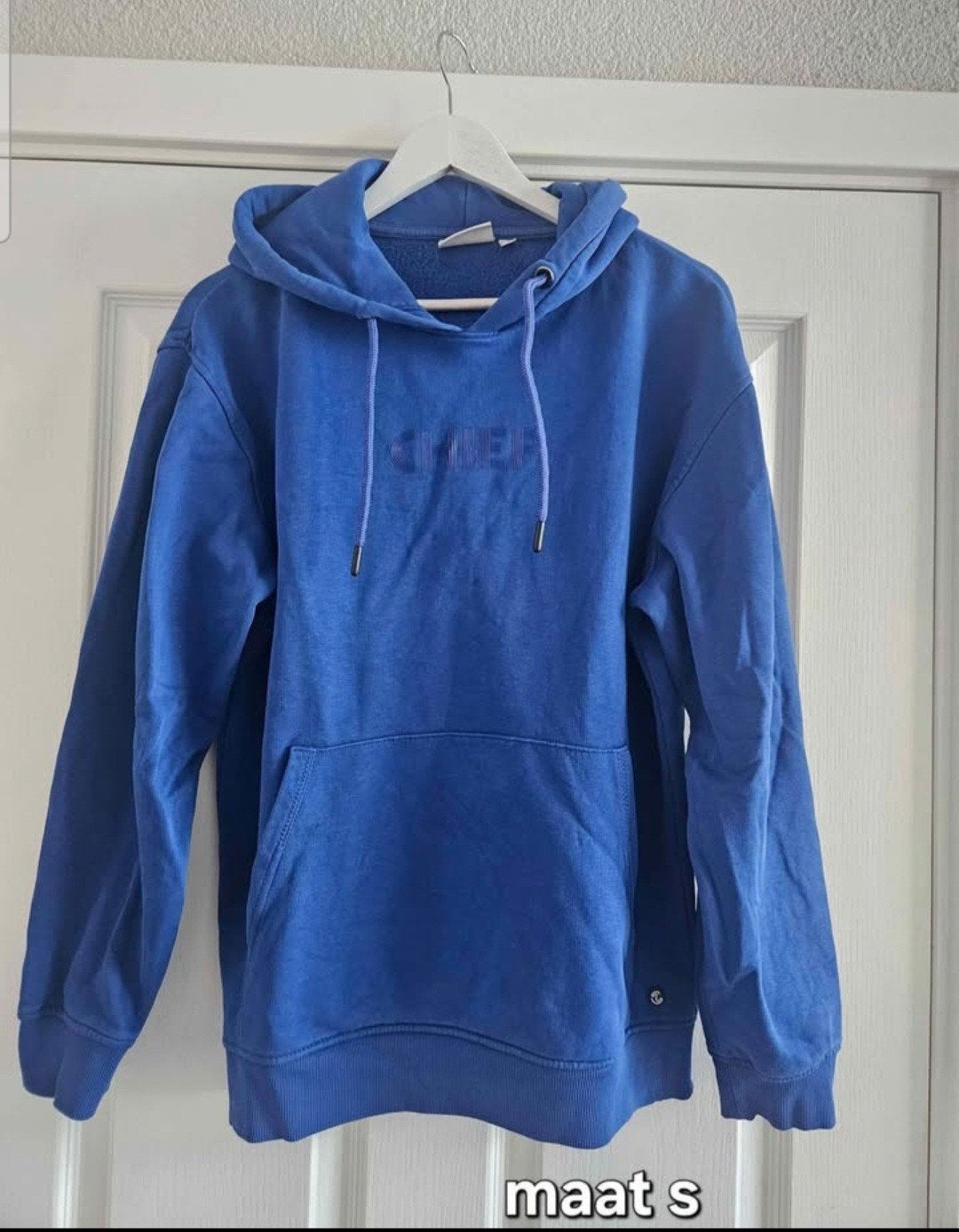 Blauwe hoodie met capuchon - Maat S, Kleding | Heren, Truien en Vesten, Ophalen of Verzenden, Gedragen, Blauw