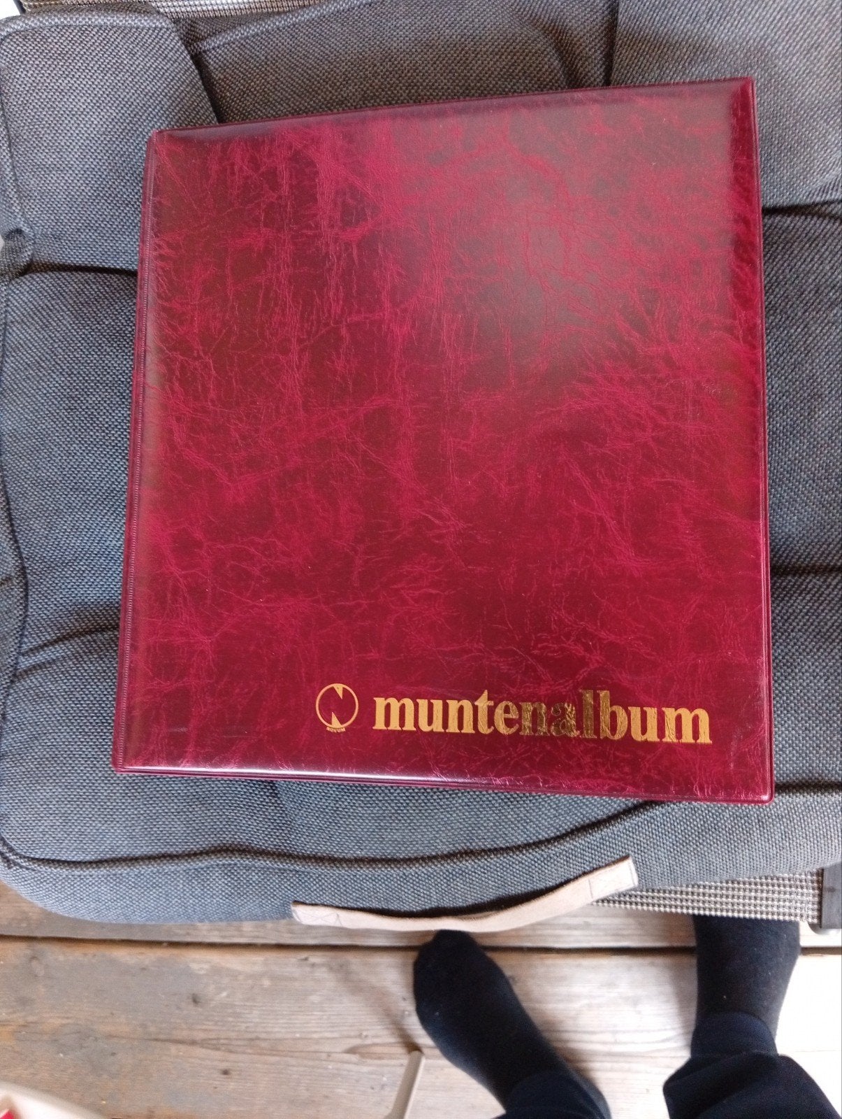 Muntalbum met diverse munten - Ideaal voor verzamelaars, Ophalen of Verzenden, Verzamelmap