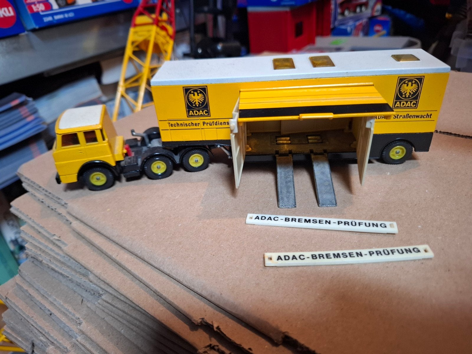 Siku 3533 ADAC Vrachtwagen met Trailer - Technischer Prüfdie, Ophalen of Verzenden, Zo goed als nieuw, Bus of Vrachtwagen, SIKU
