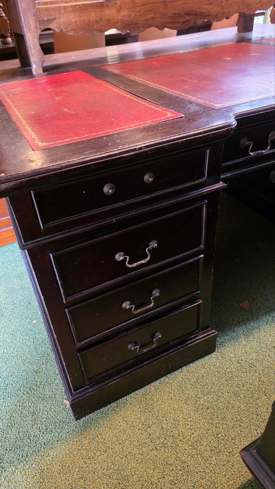 Chesterfield bureau, Ophalen, Keu of Ballen