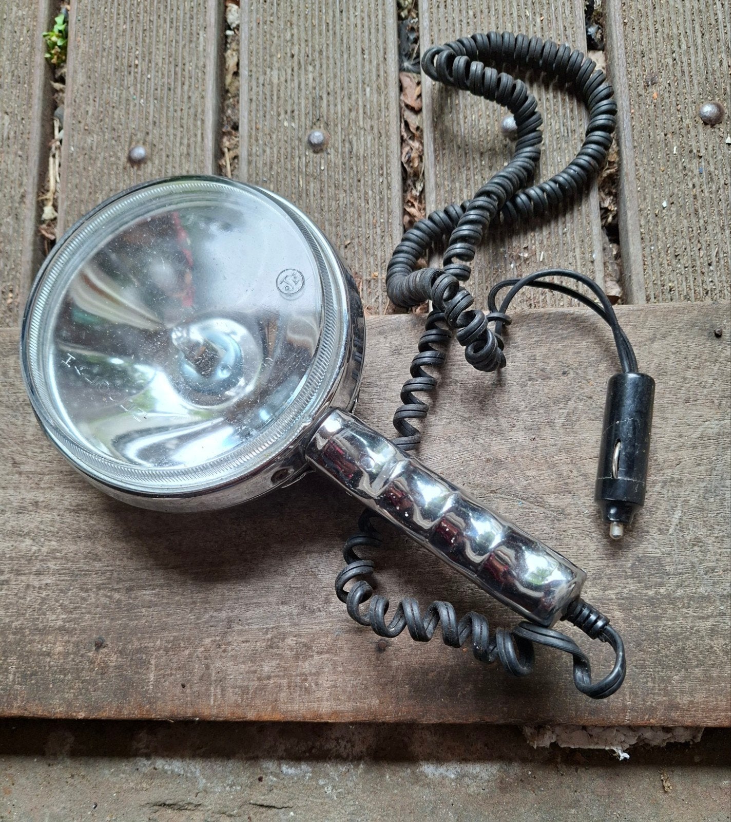 Zoeklicht, Ophalen