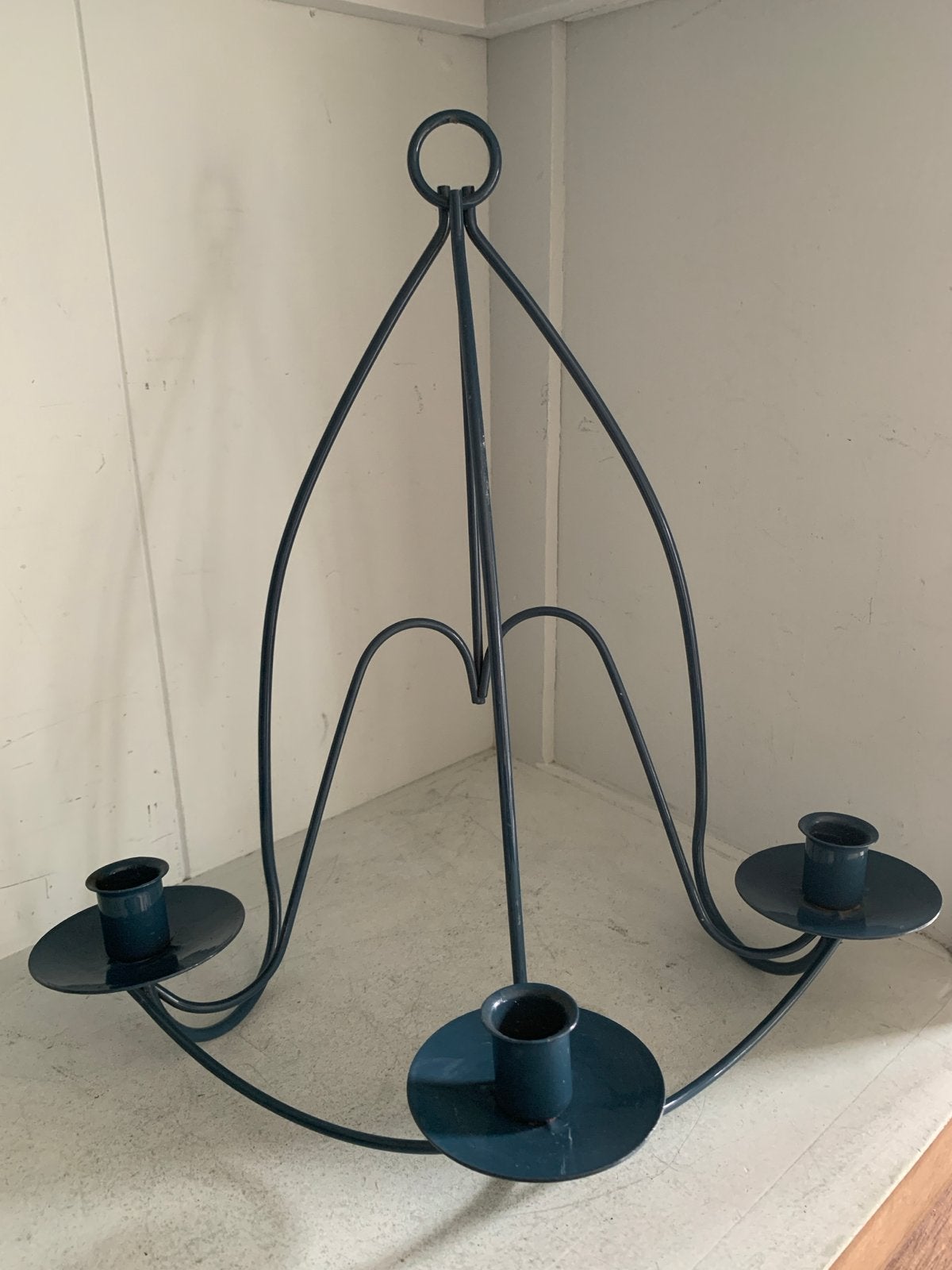 Vintage metalen kandelaar geemailleerd  - donkerblauw ‘70, Ophalen, Gebruikt, 25 tot 50 cm, Blauw