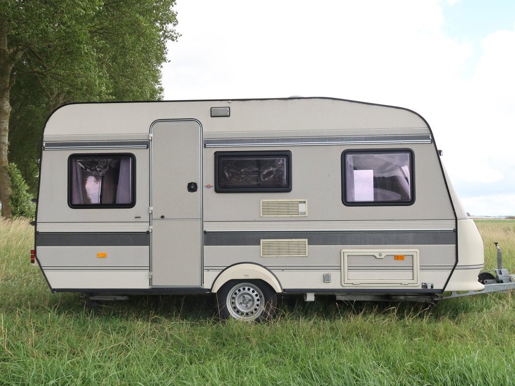 TOPSTAAT: Hobby Classic 430 / Dorema voortent + luifel, Caravans en Kamperen, Standaardzit, Hobby, Bedrijf, 750 - 1000 kg