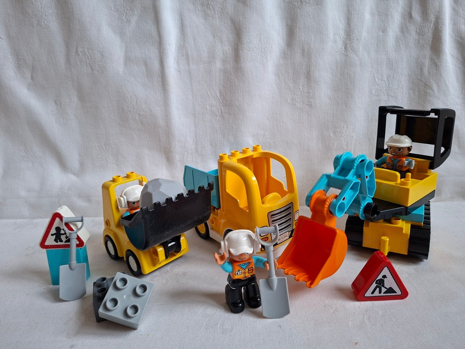 Lego Duplo 10930 en 10931 , Bulldozer,  Truck, graafmachine, Ophalen of Verzenden, Duplo