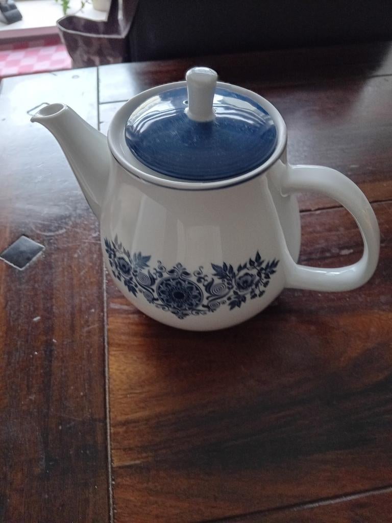 Theepot, Ophalen