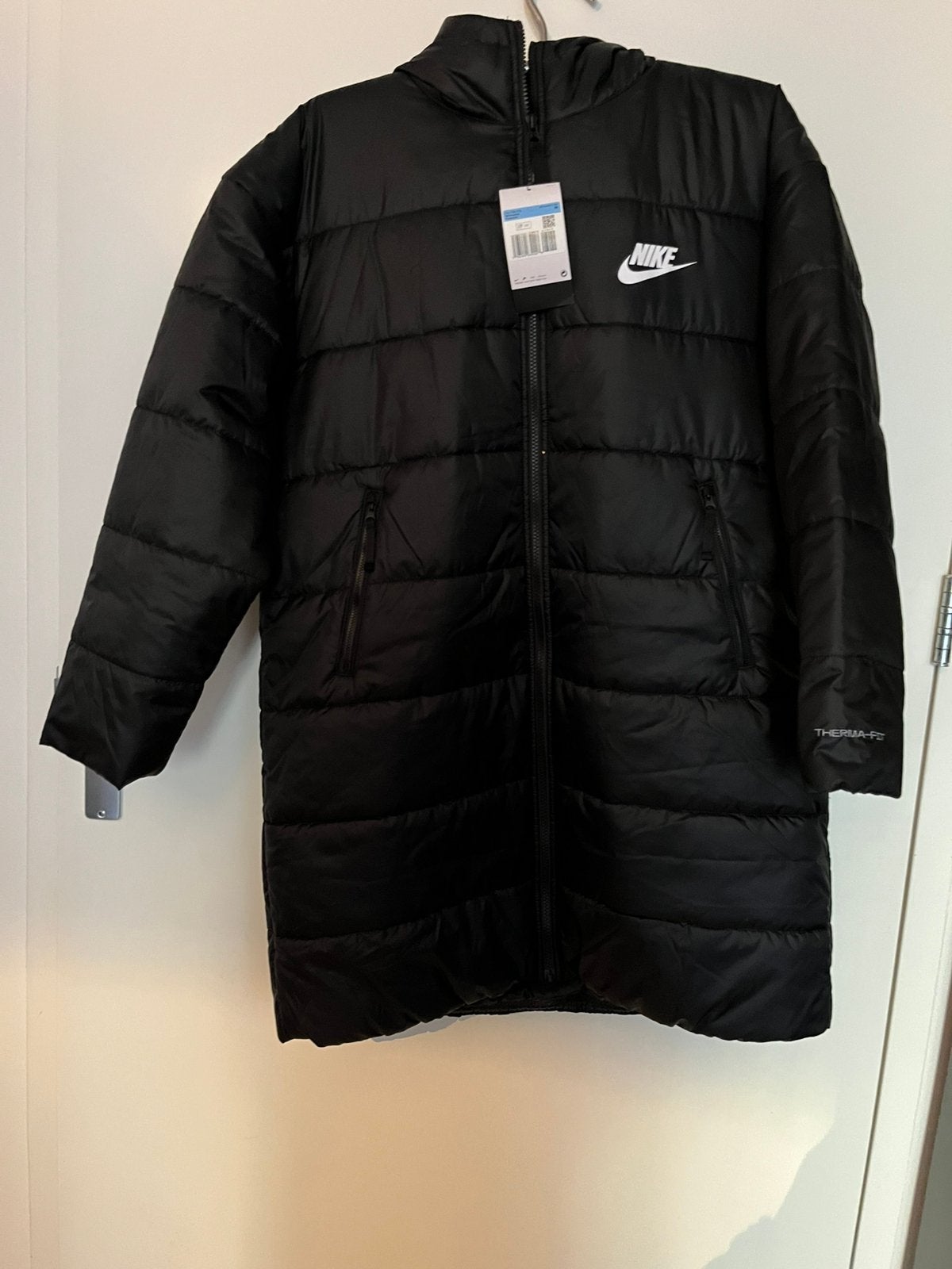 Nike winterjas, Ophalen of Verzenden, Nieuw, Maat 38/40 (M), Zwart