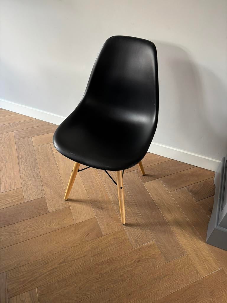 Te koop replica van de Eames DSW stoel, Kunststof, Gebruikt, Twee, Zwart