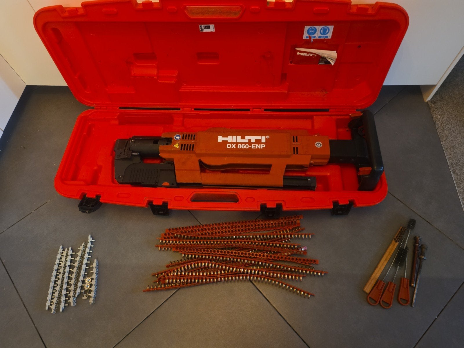 Hilti DX 860-ENP kruitpistool met toebehoren, Ophalen of Verzenden, Gebruikt, Tacker/nietmachine, Hilti